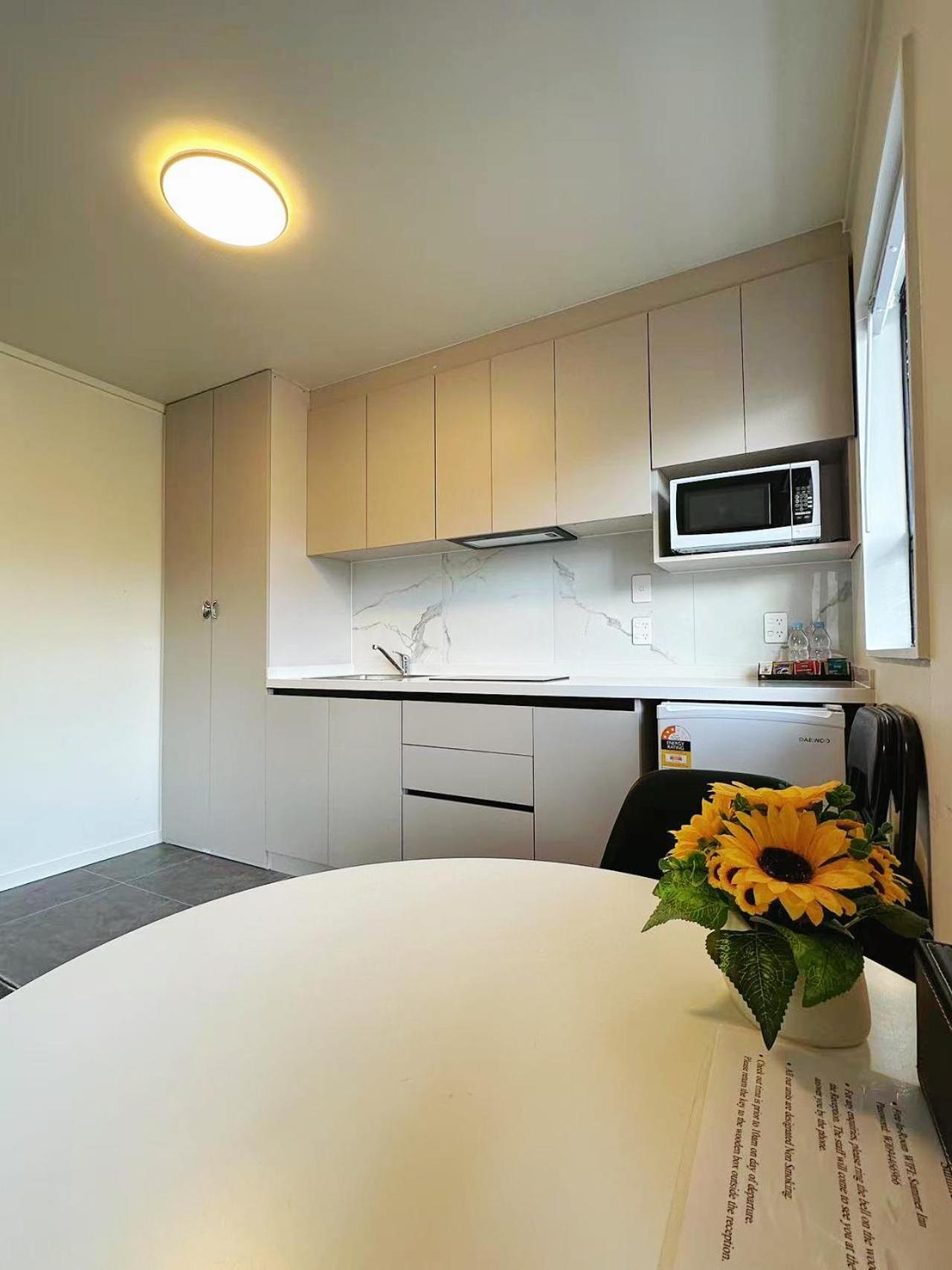 Summer Inn Motel Orewa Exteriör bild