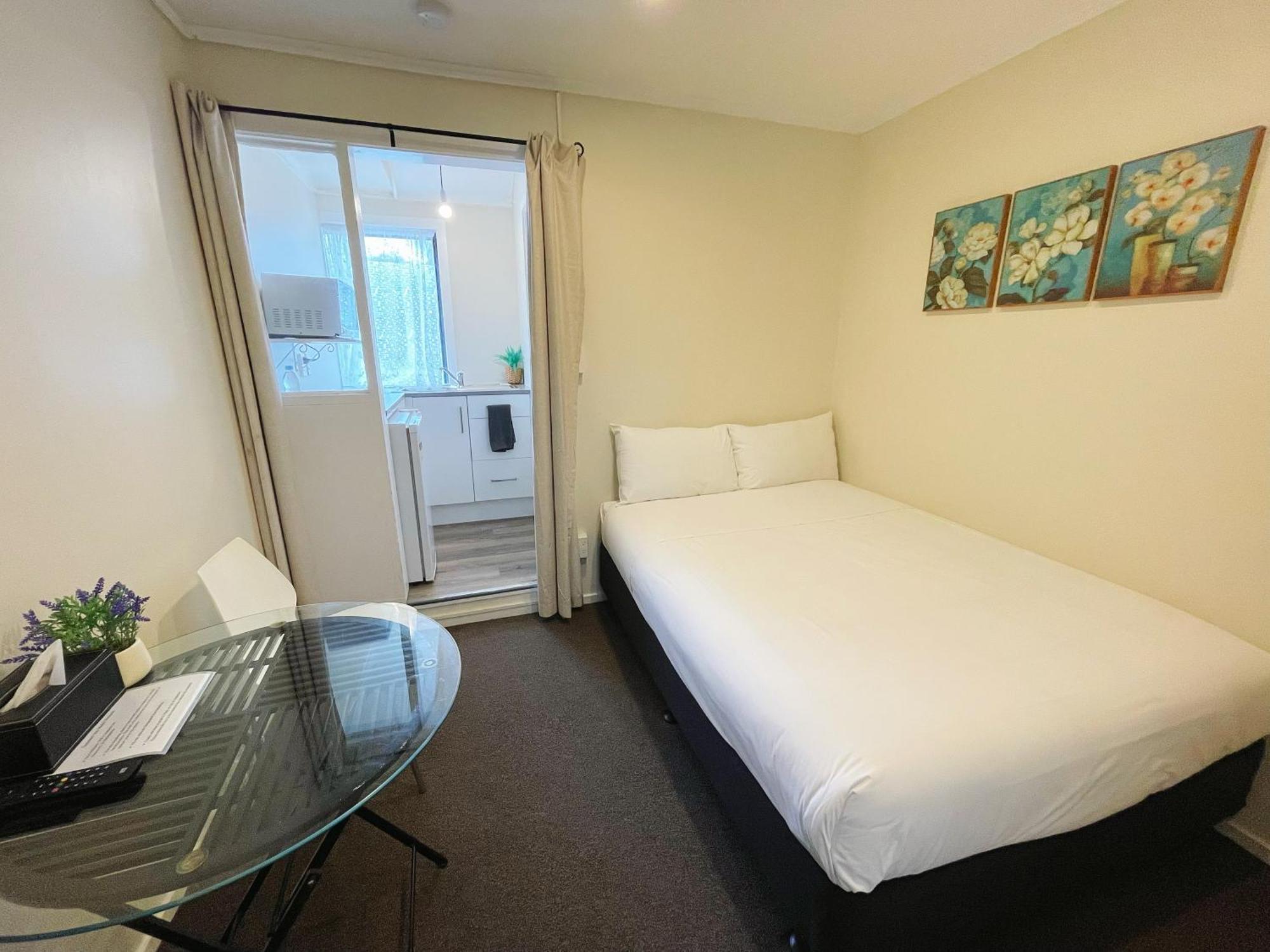 Summer Inn Motel Orewa Exteriör bild